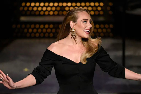 Adele achète le manoir de Sylvester Stallone à Beverly Hills pour 58 millions de dollars